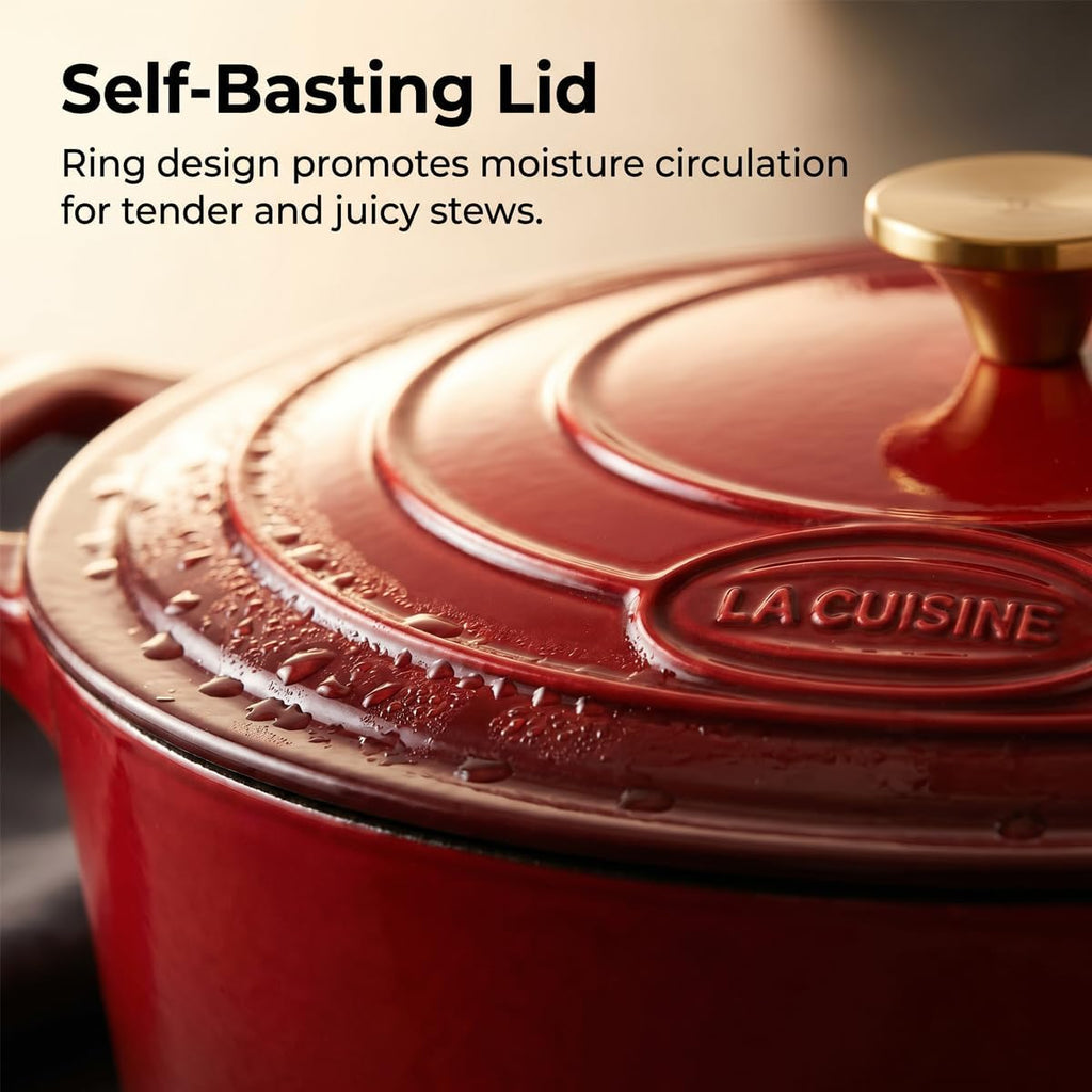 Cocotte Ovale en Fonte Émaillée La Cuisine – 5 L, Canneberge, Bouton Doré, Induction