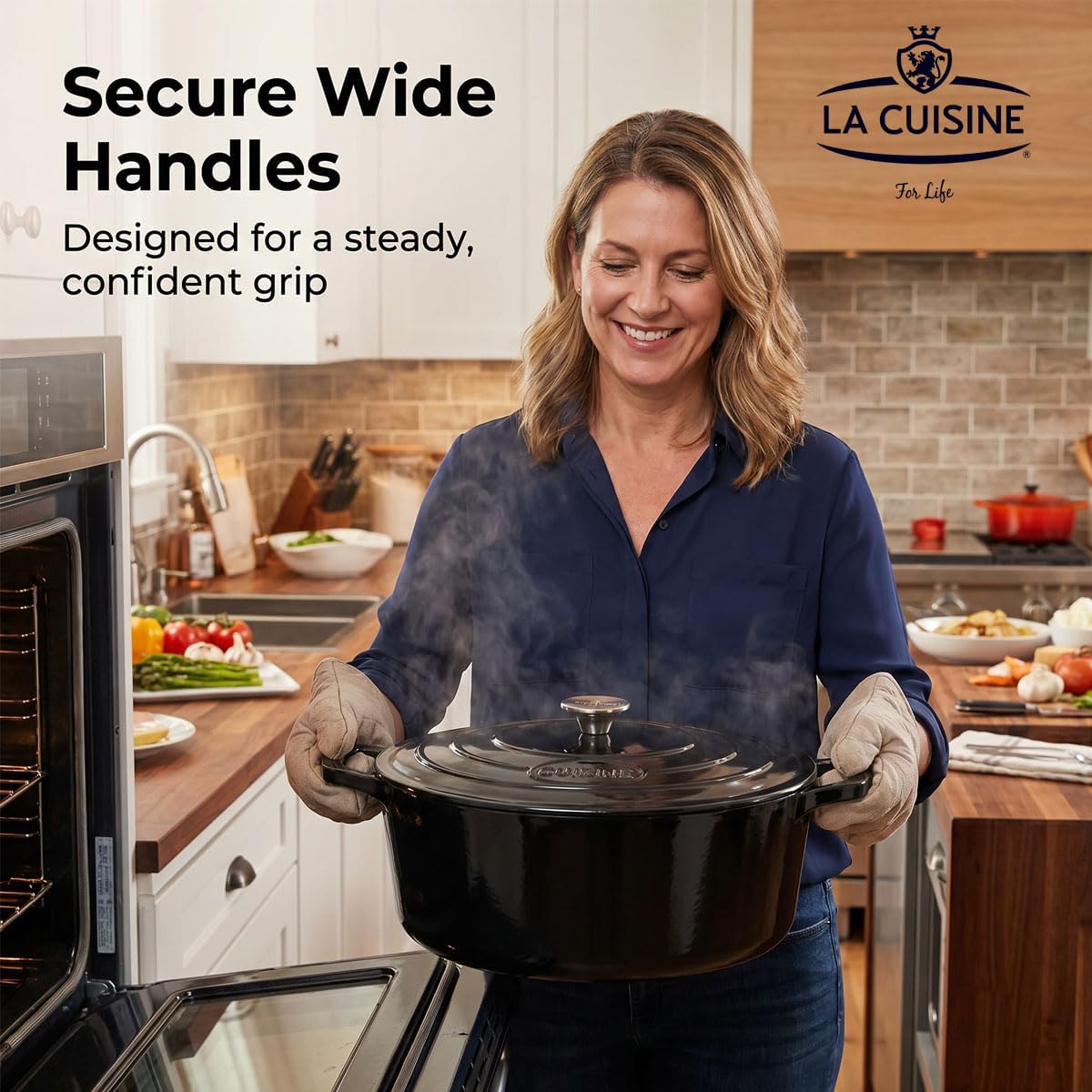 Cocotte Ovale en Fonte Émaillée La Cuisine – 5 L, Canneberge, Bouton Doré, Induction