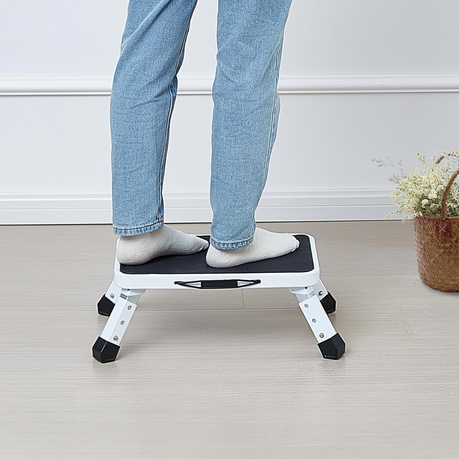 VEVOR Ladder met 1 treden, capaciteit 150 kg, opvouwbare ladder van staal, 3 verstelbare hoogtes, draagbare trapladder voor peuters voor volwassenen, robuuste antislip trapladder voor kantoor, camper