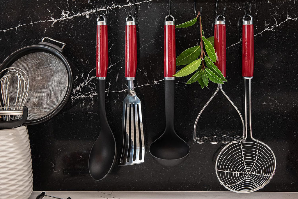 Presse-Purée KitchenAid Acier Inoxydable – Manche Ergonomique Antidérapant, Crème Amande